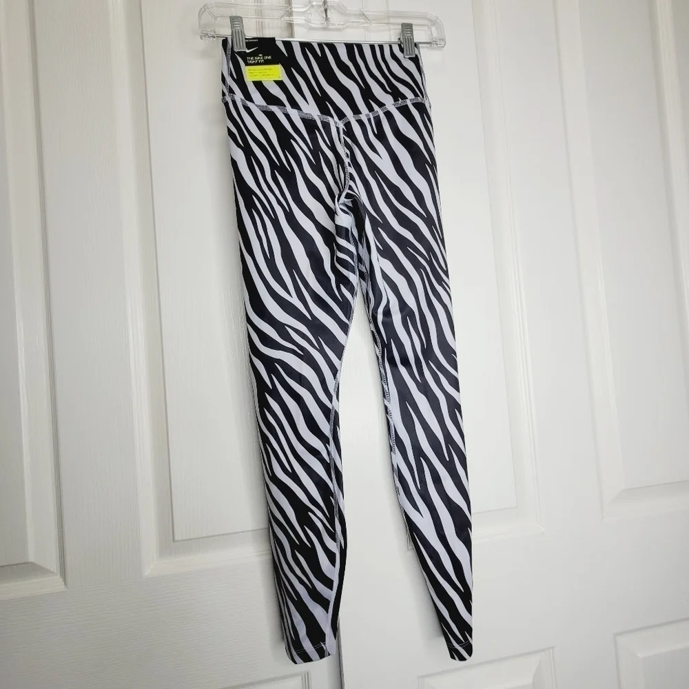 Nike Women's Icon Clash All Over Zebra Print Legging 7/8 Length White/Black XS